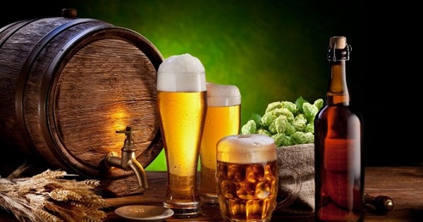 Bia tươi: Kinh nghiệm chọn – rót – uống chuẩn vị